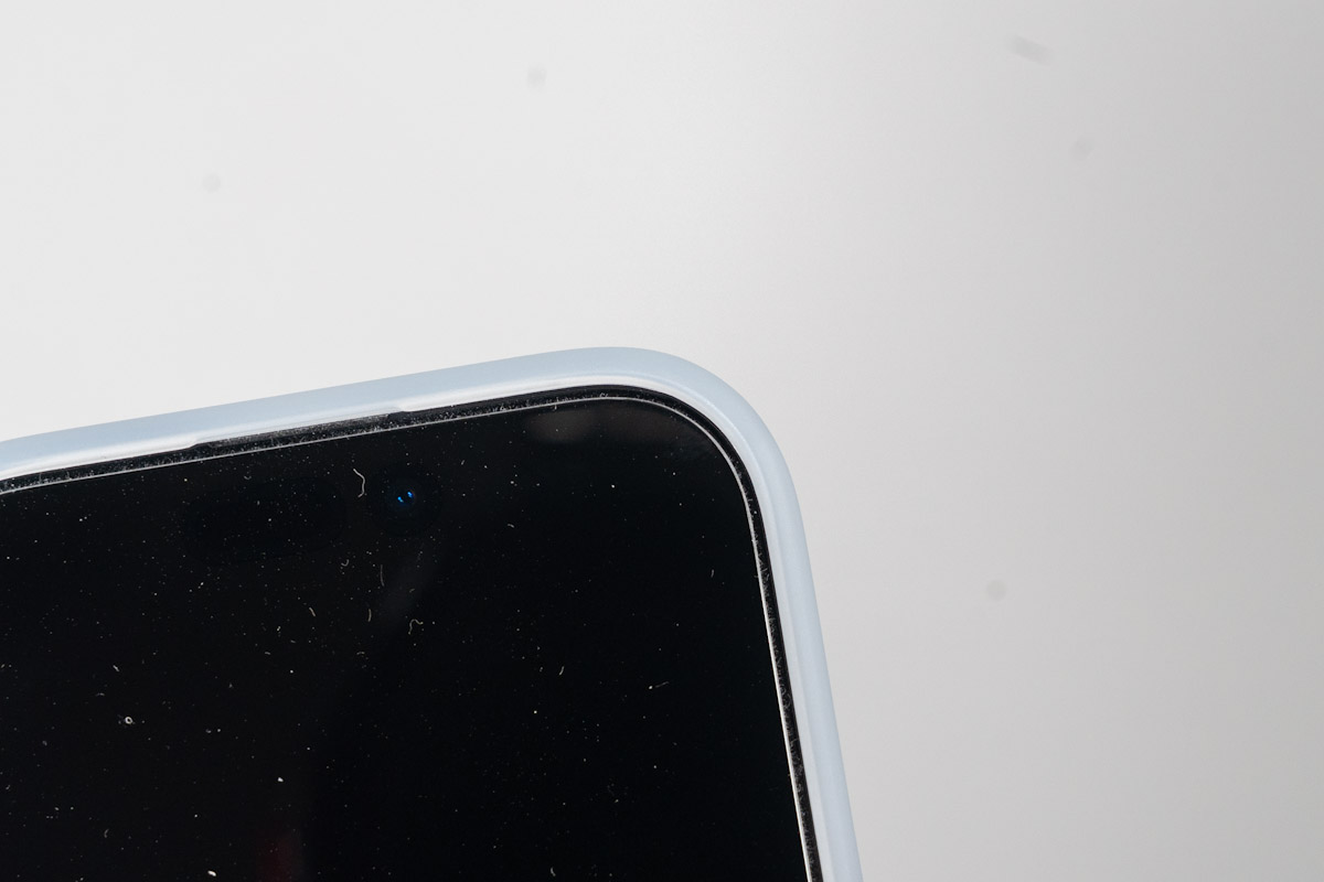 CASEKOO MagicStand ProをiPhoneに装着