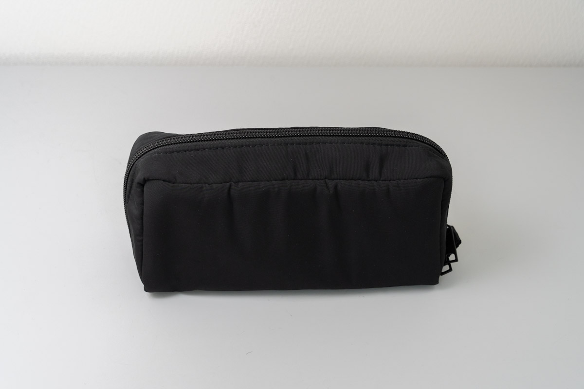 無印良品のガジェットポーチ