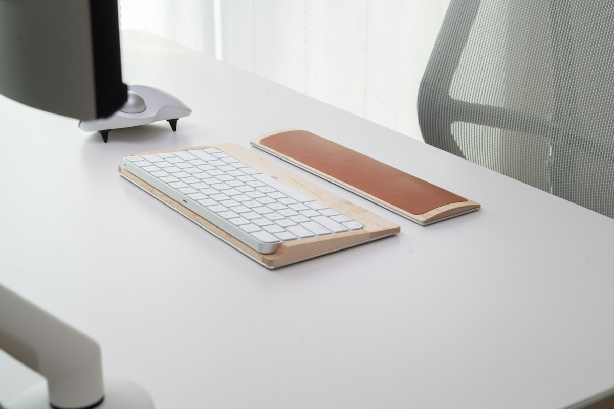 GROVEMADEのキーボードトレイとリストレスト