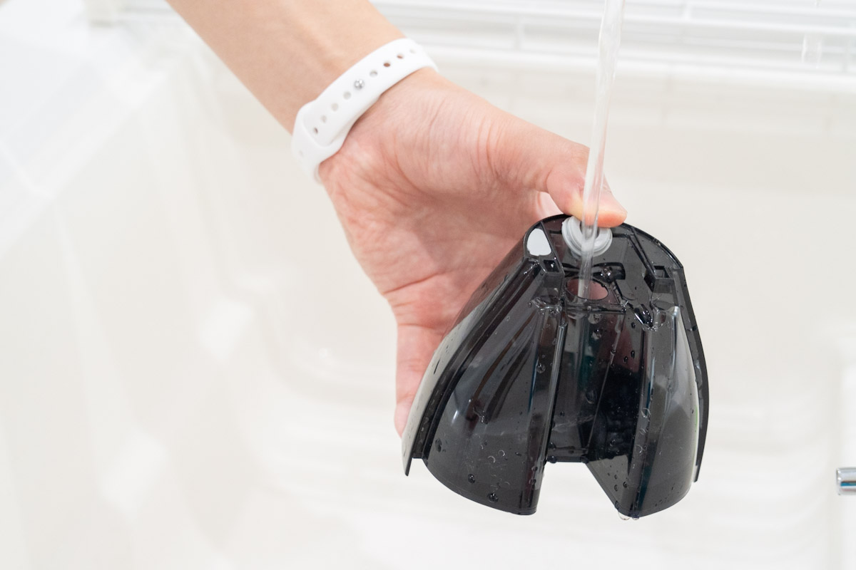 吸着式衣類スチーマー Morus V3は給水がしやすい