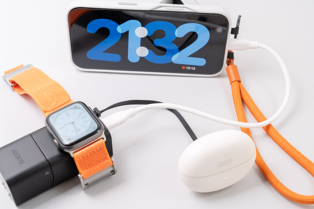 RORRY コンセント一体型モバイルバッテリー CB02での3台同時充電