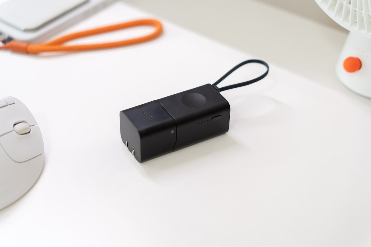 RORRY コンセント一体型モバイルバッテリー CB02