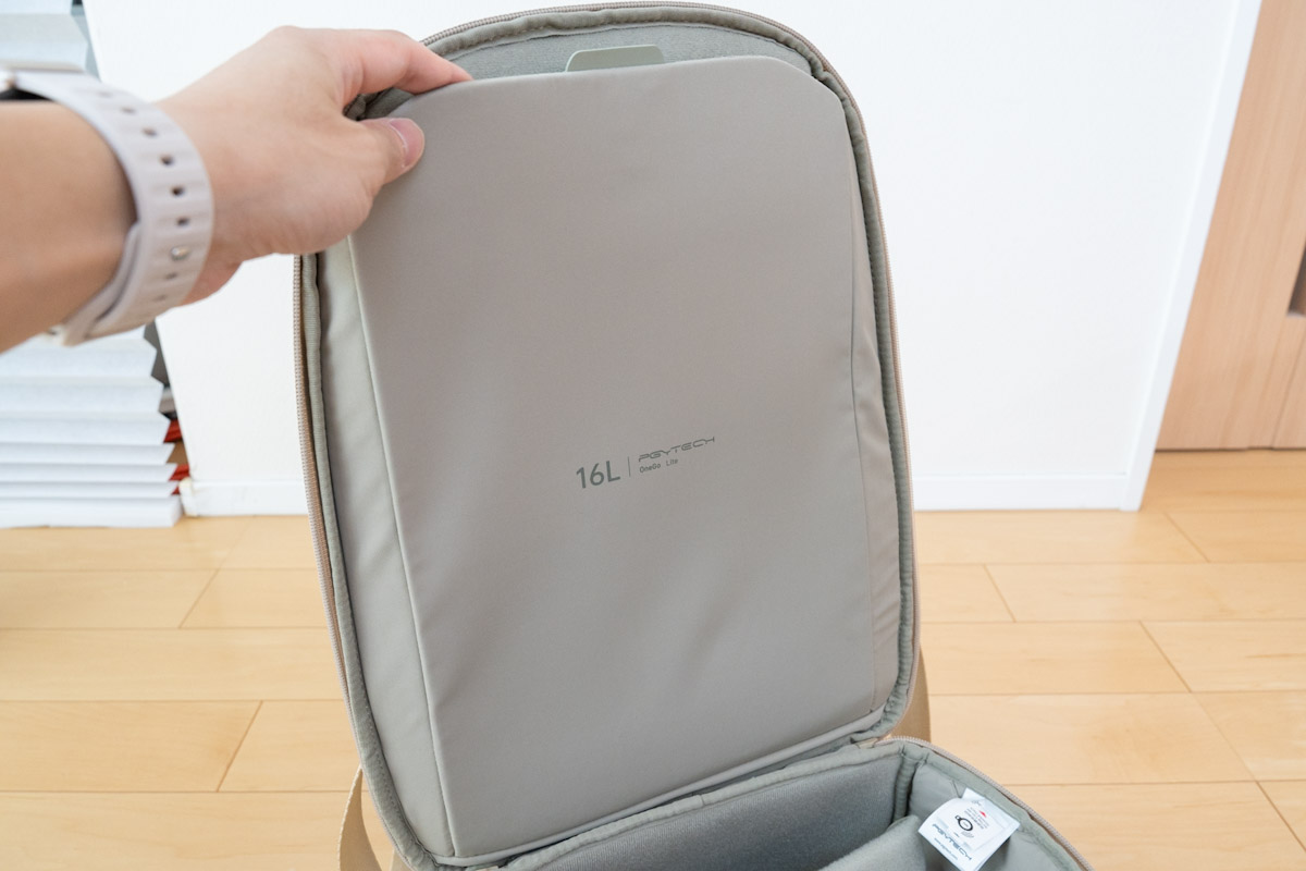 PGYTECH OneGo Lite Backpackのスリーブポケット