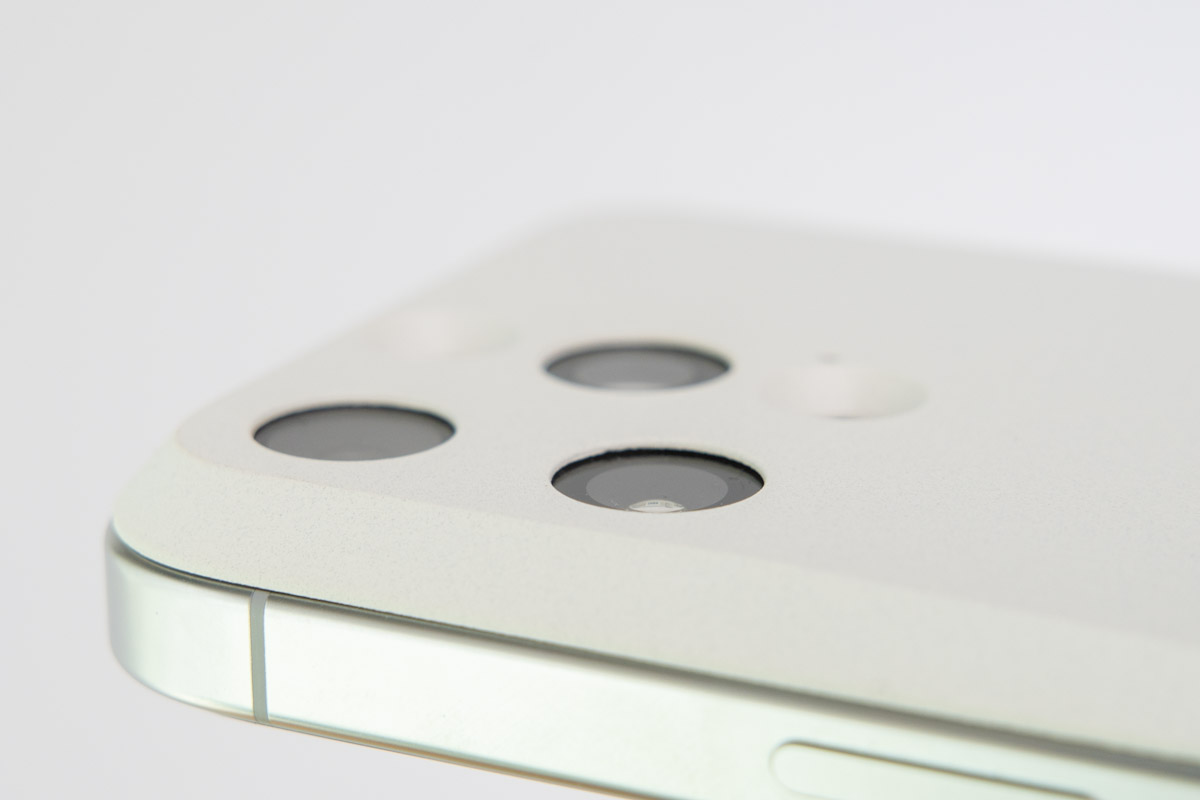 MYNUS iPhone 16 Pro MAGBACK