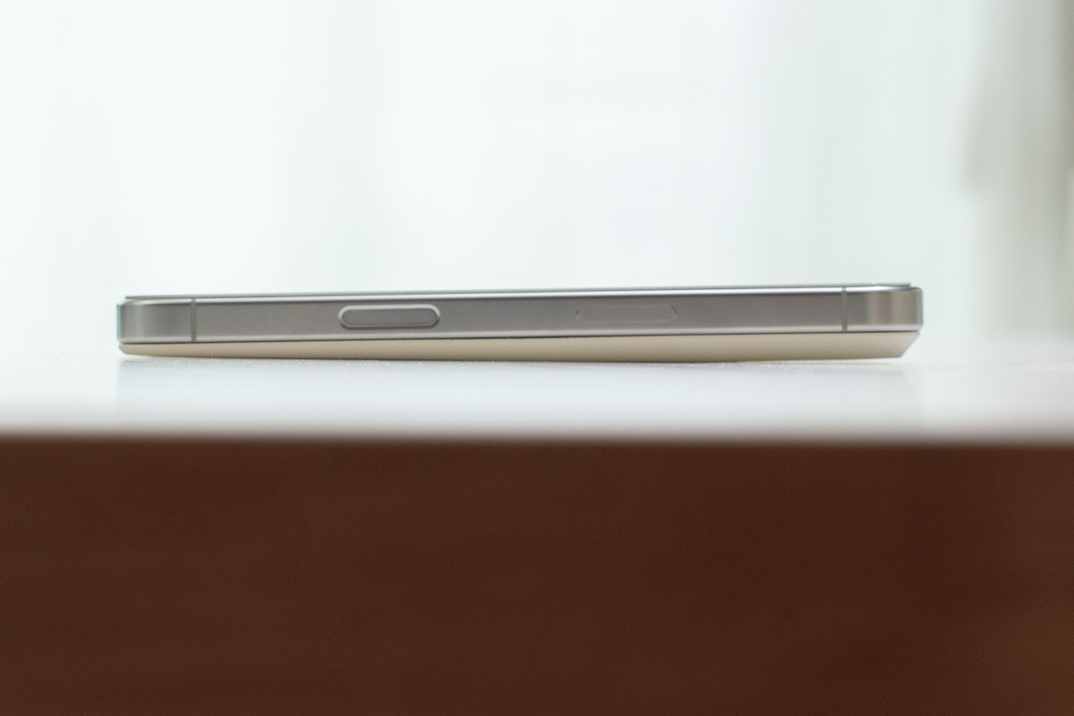 MYNUS iPhone 16 Pro MAGBACK