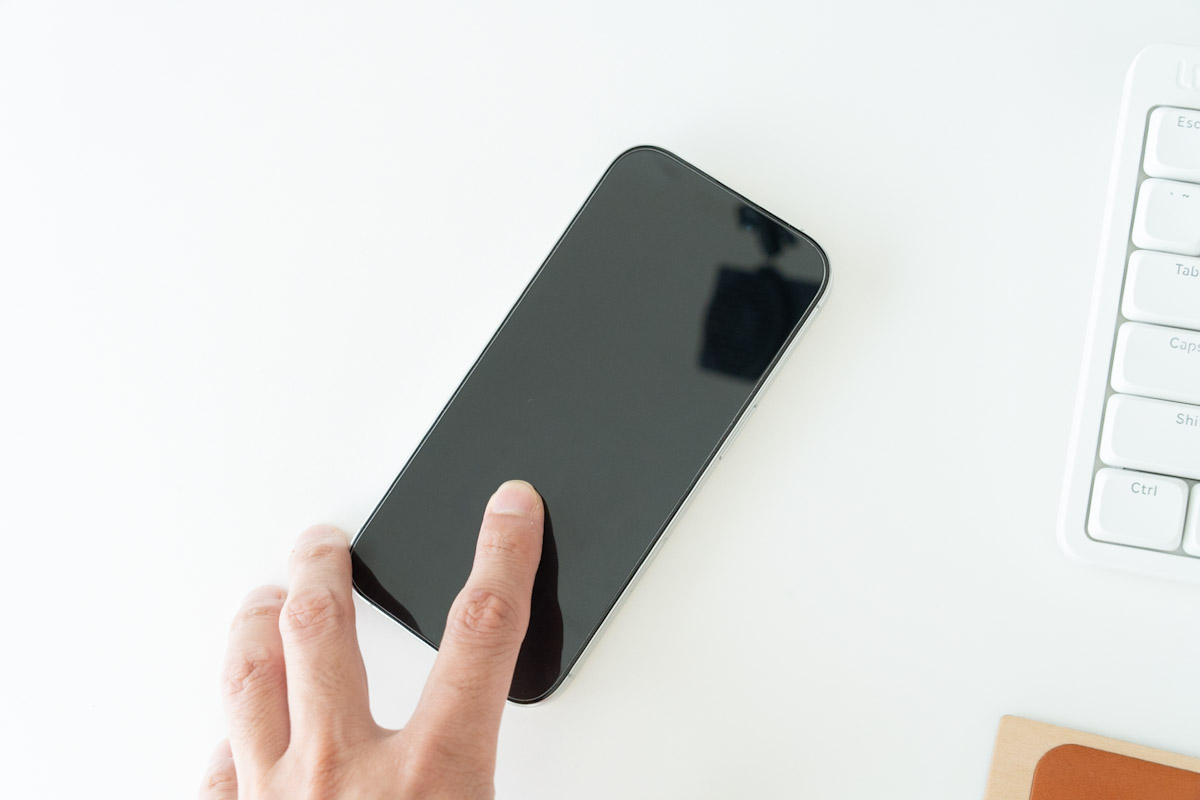 MYNUS iPhone 16 Pro MAGBACK