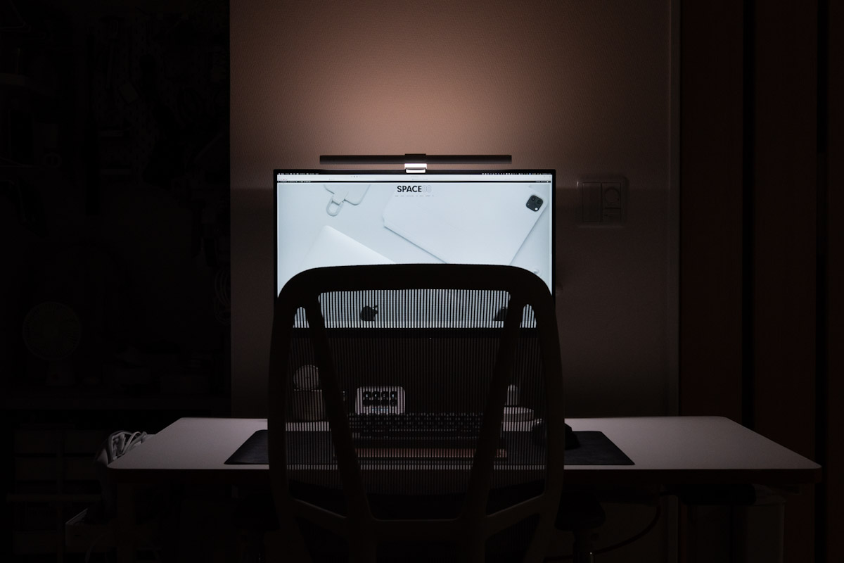 Quntis Glow Whiteのバックライトあり