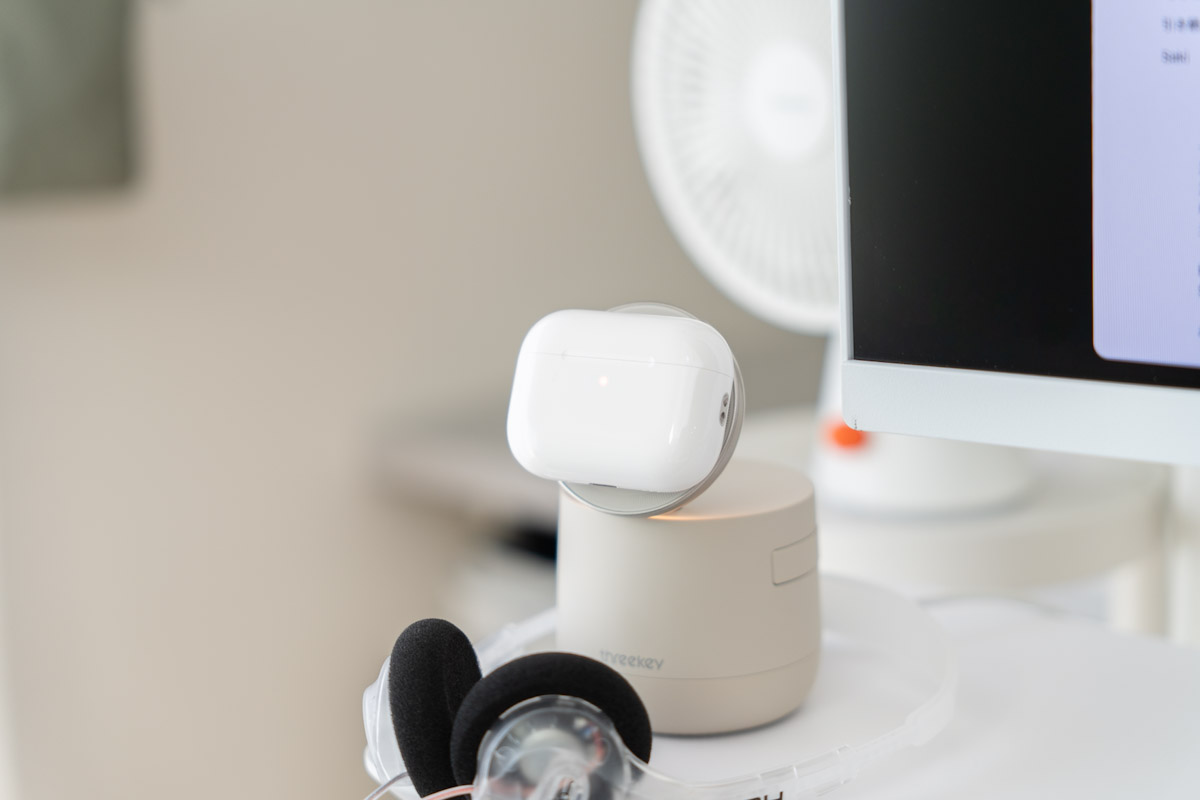 AirPods Pro 3をMagSafe充電器で充電