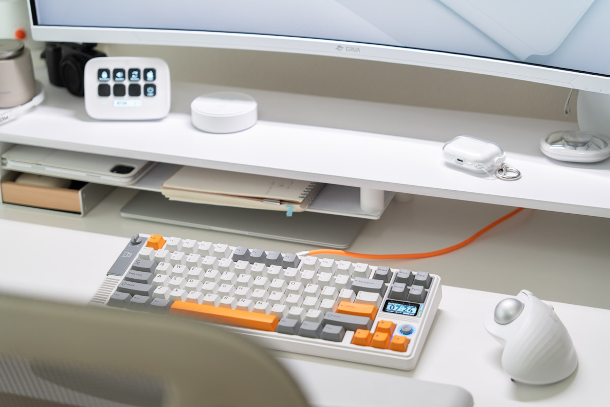 白デスクに合うEPOMAKER RT85