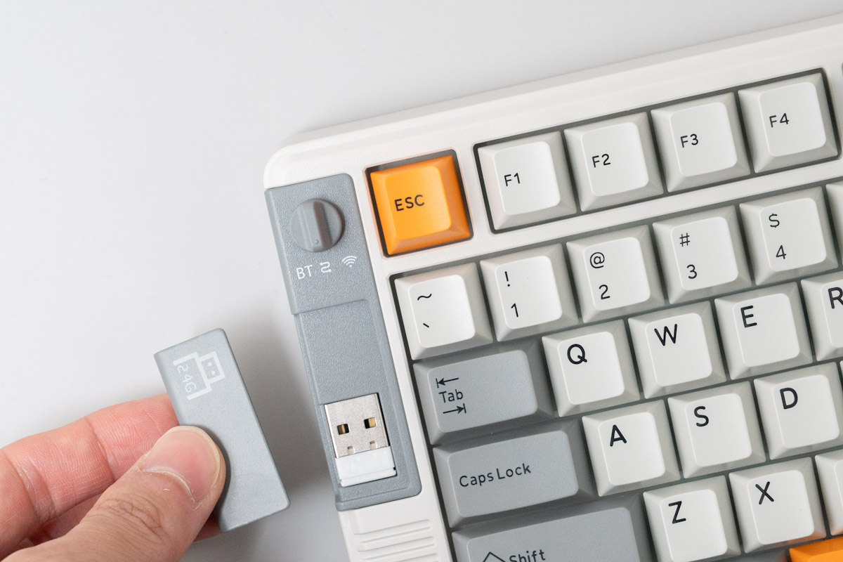 EPOMAKER RT85のUSBレシーバー