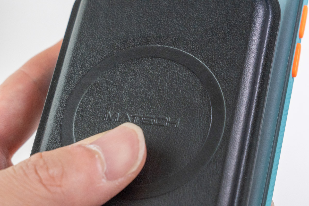 MATECH MagOn Air 5000のレザーの質感