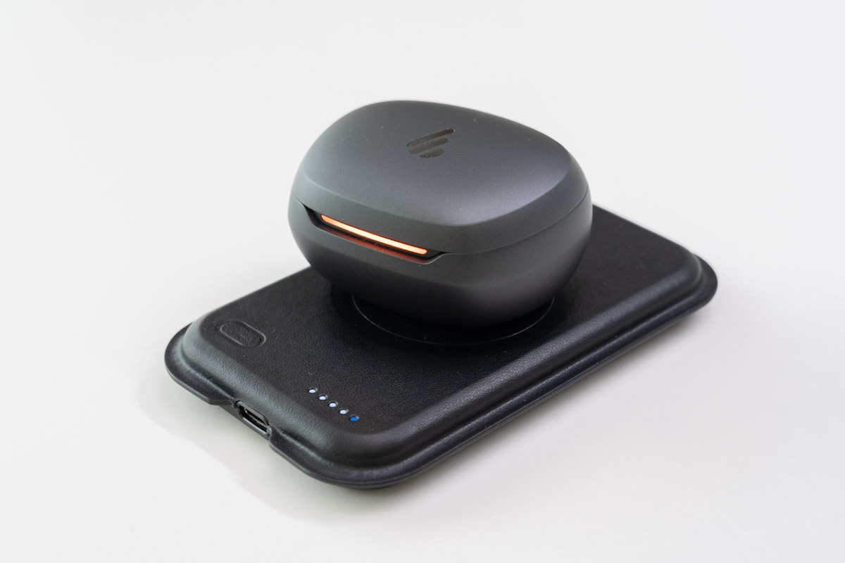 MATECH MagOn Air 5000でワイヤレスイヤホンを充電