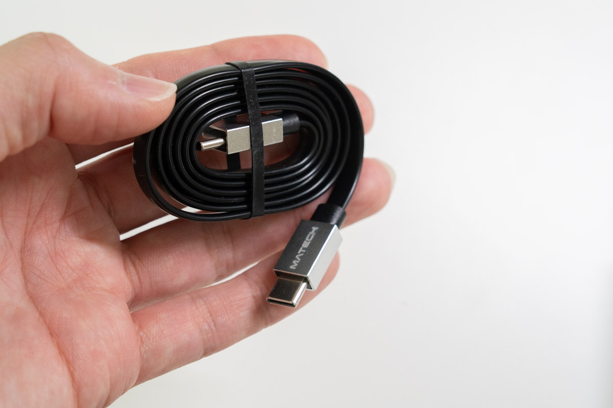 MATECH MagOn Air 5000内臓のUSB-Cケーブル