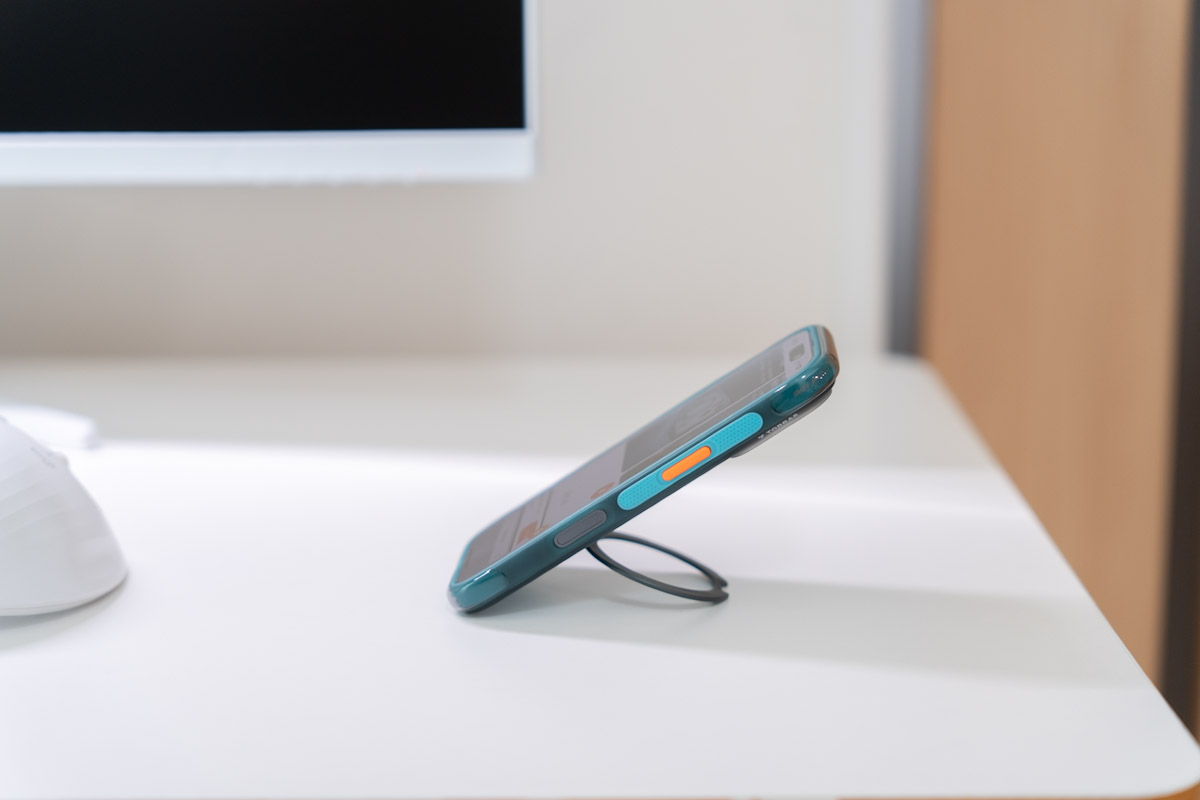 TORRAS Ostand Q3 Airのゼンマイ式スタンドの角度調整