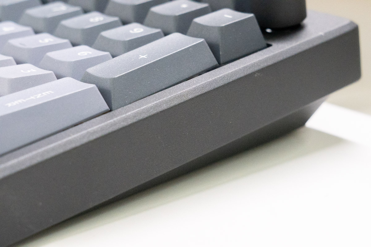 EPOMAKER Galaxy100 Liteのフレームは金属製
