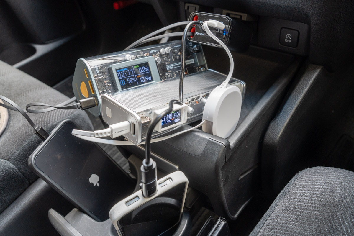 LISEN 巻取り式カーチャージャーで4台同時充電