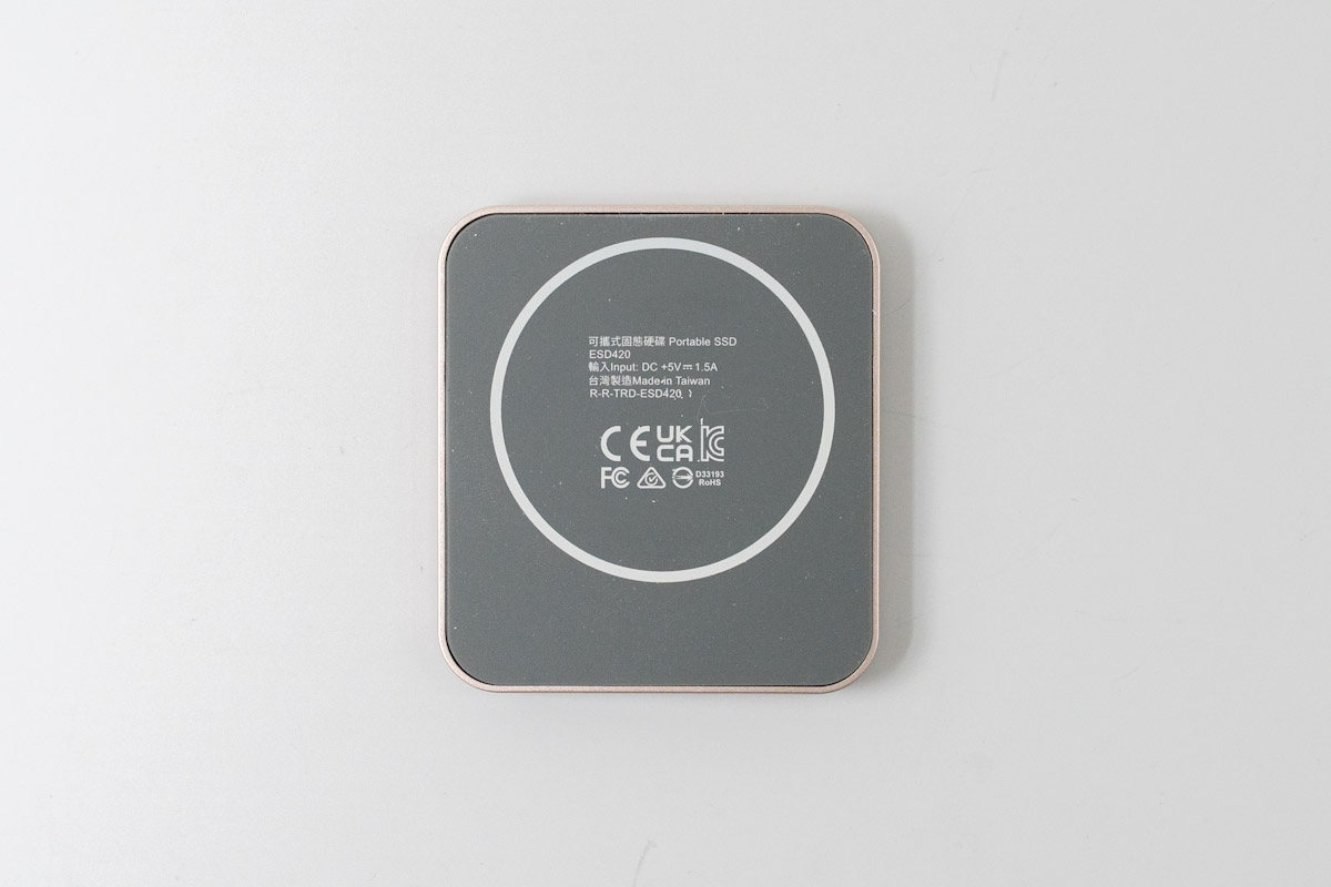 Transcend ESD420の裏面