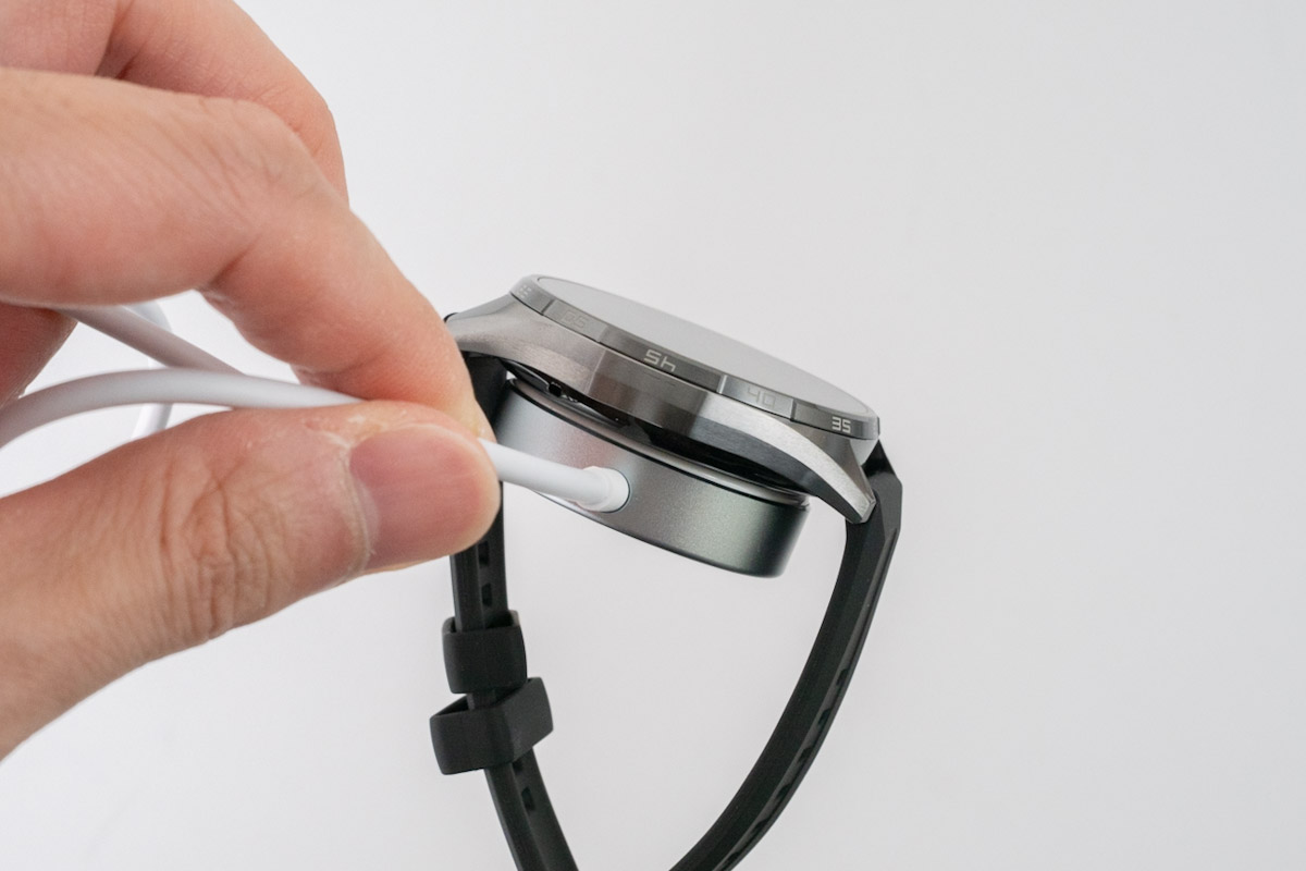 HUAWEI Watch GT 6の充電器はマグネット対応