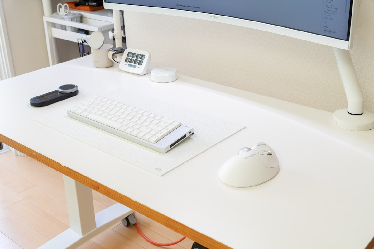 HUION Keydial Remote K40は無線対応でデスクもスッキリ