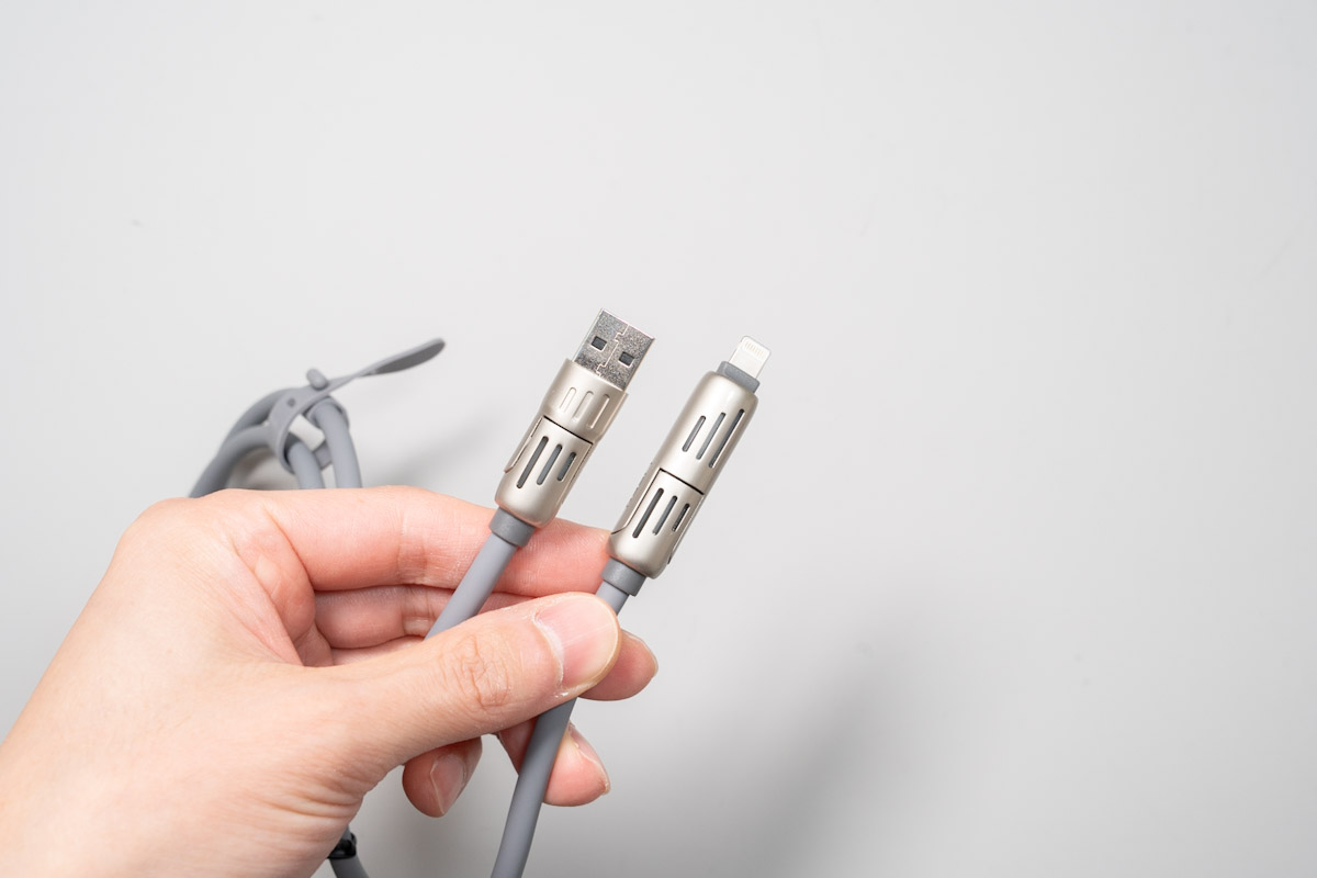 LISEN マルチ充電ケーブル 4in1