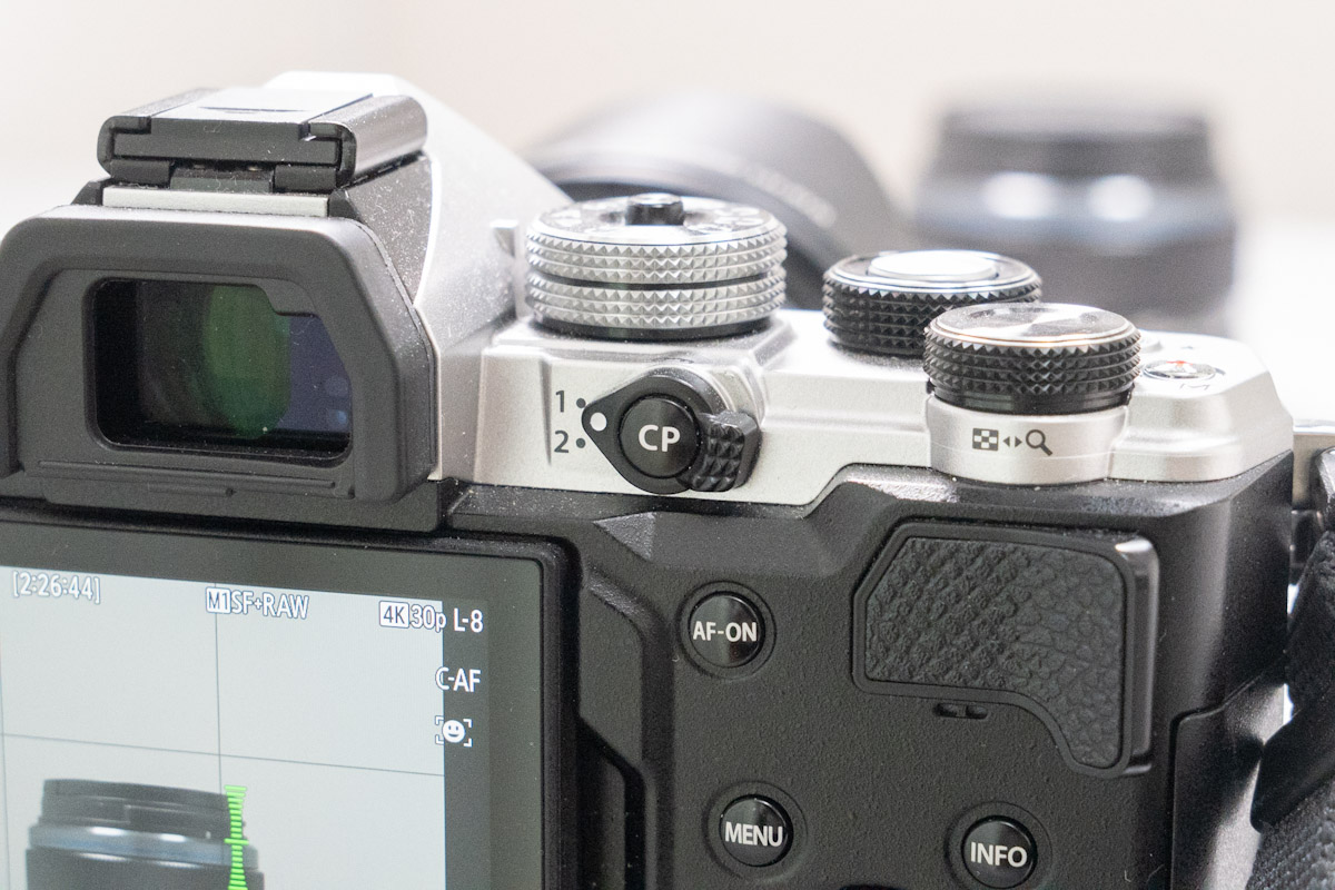 OM SYSTEM OM-3のCPボタン