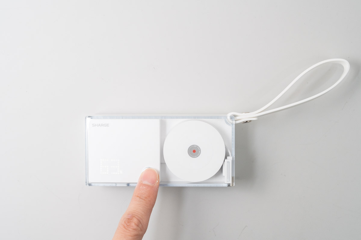 SHARGE Retractable 3-in-1のバッテリー残量表示