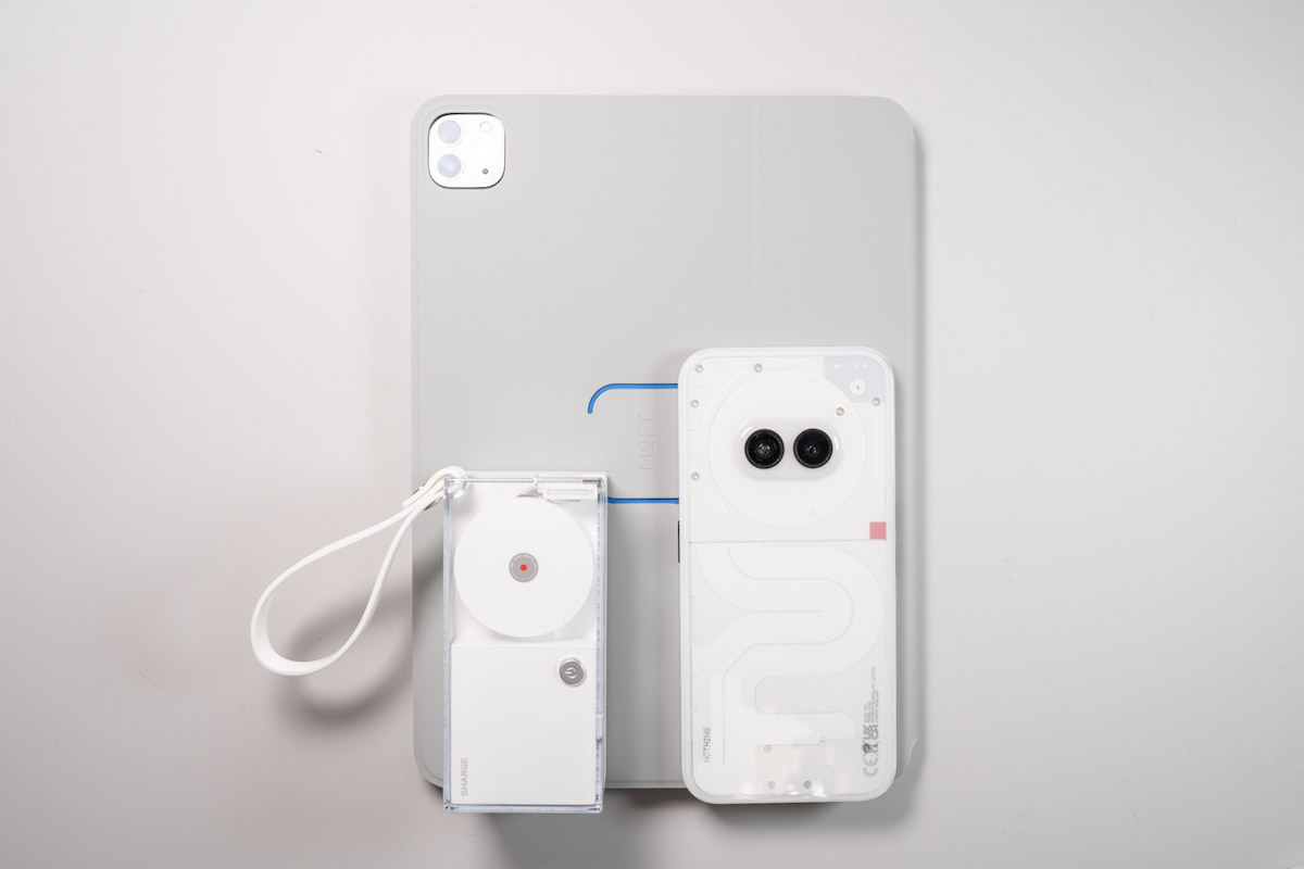 SHARGE Retractable 3-in-1とスマホとタブレット