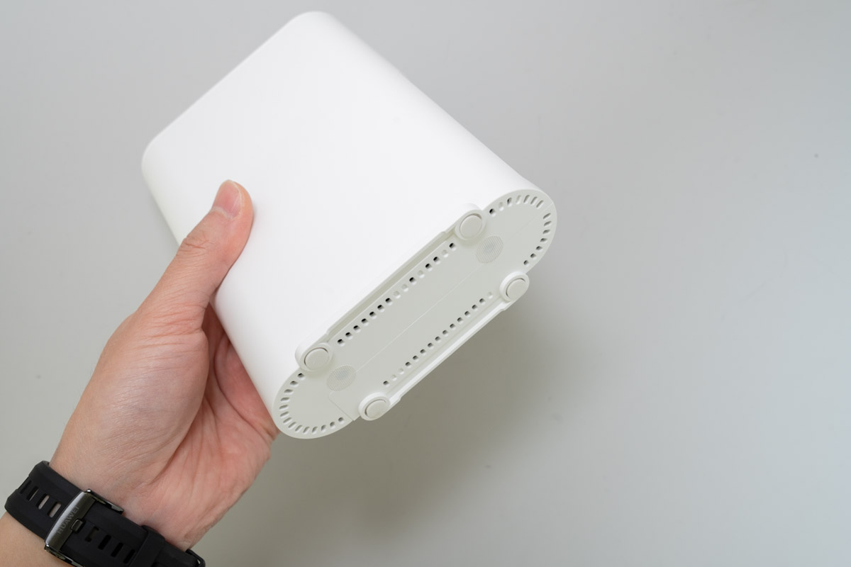 ZTE Sora AX3000の本体