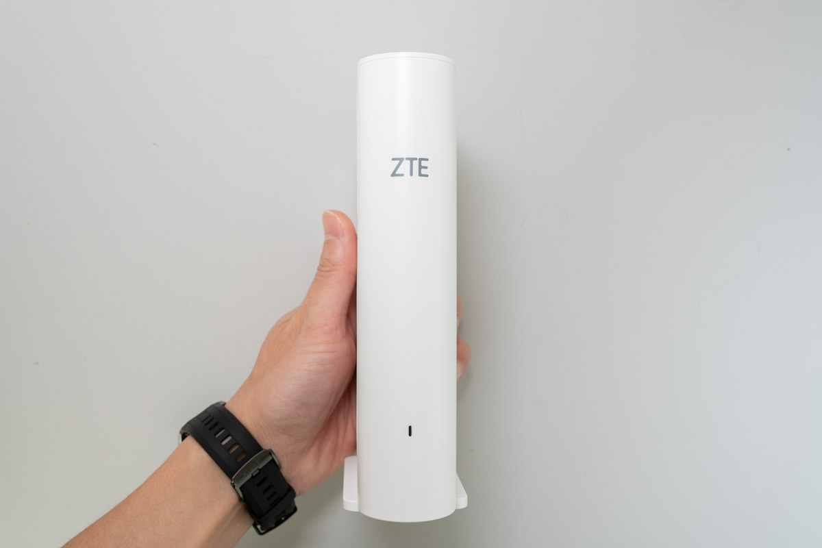 ZTE Sora AX3000の本体