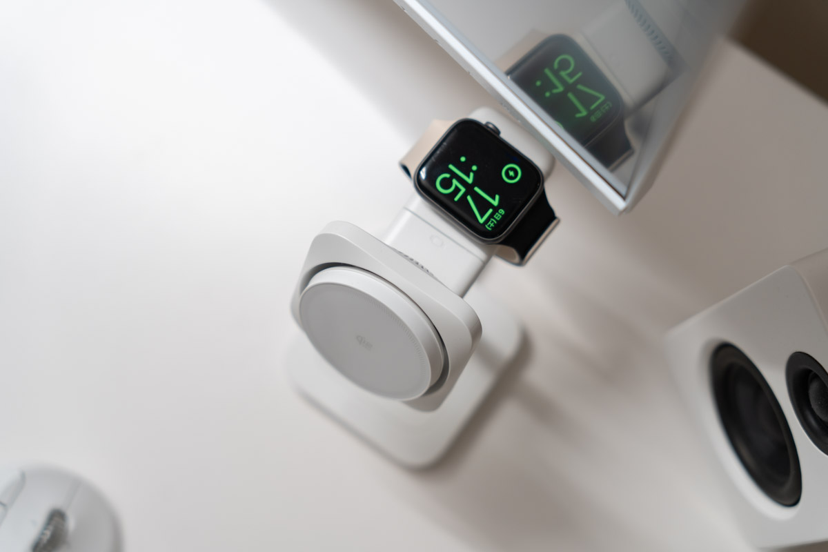 ESR 3-in-1 マグネット充電ステーションのApple Watch充電器
