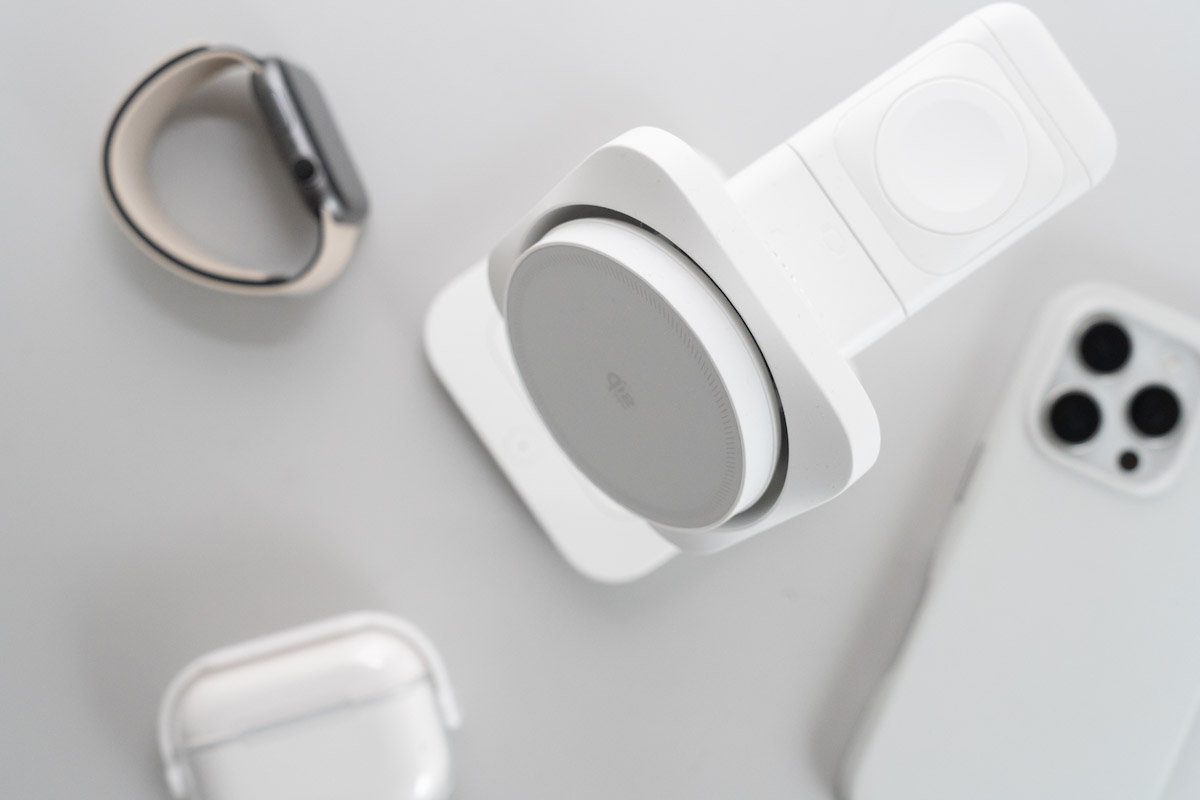 ESR 3-in-1 マグネット充電ステーション