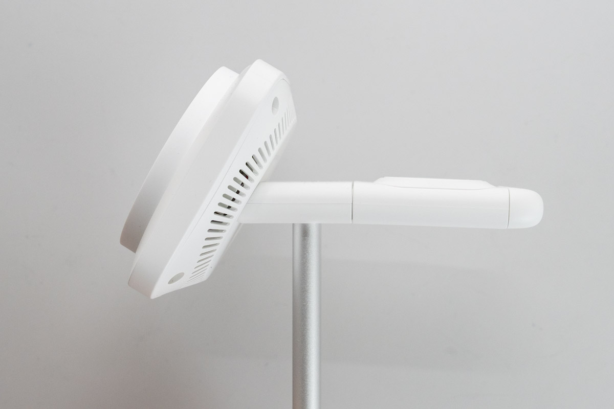 ESR 3-in-1 マグネット充電ステーション