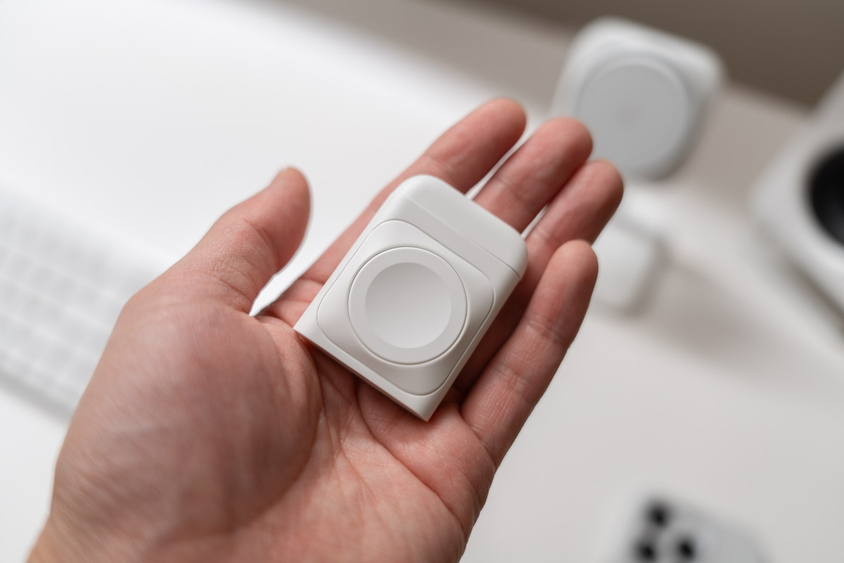 ESR 3-in-1 マグネット充電ステーションのApple Watch充電器