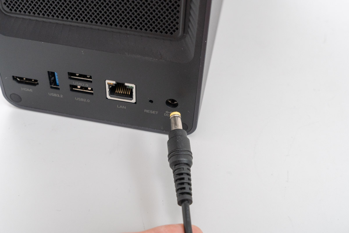 UGREEN NASync DXP2800