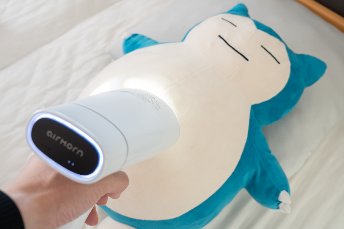吸着式衣類スチーマーairmorn one