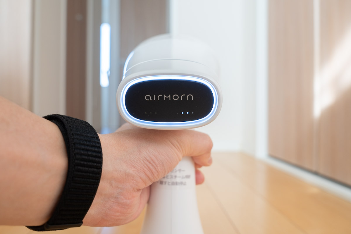 吸着式衣類スチーマーairmorn one