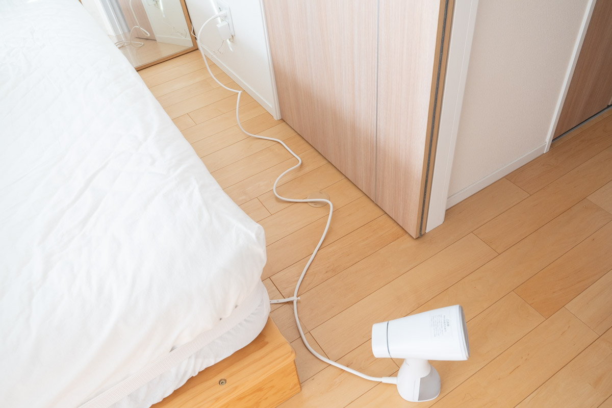 吸着式衣類スチーマーairmorn one