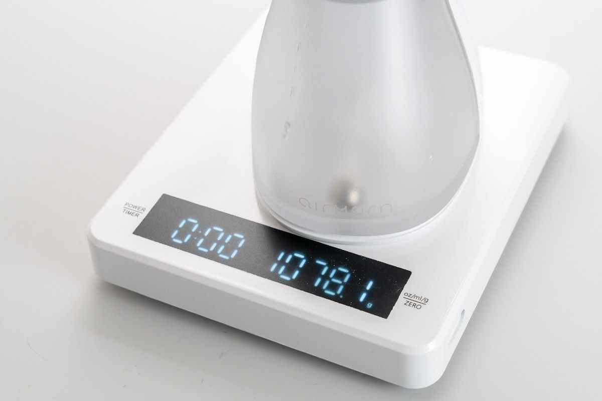 吸着式衣類スチーマーairmorn one