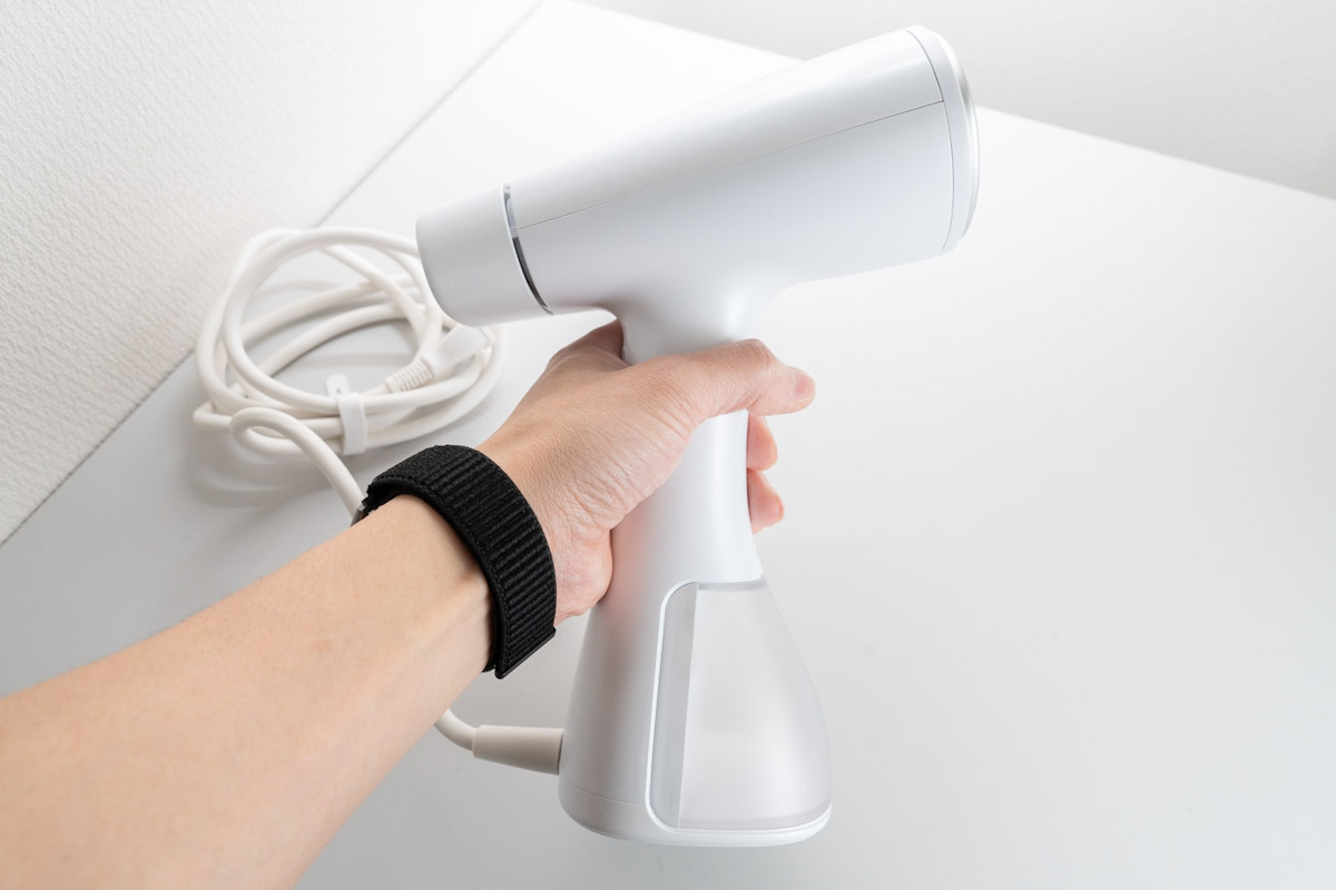 吸着式衣類スチーマーairmorn one