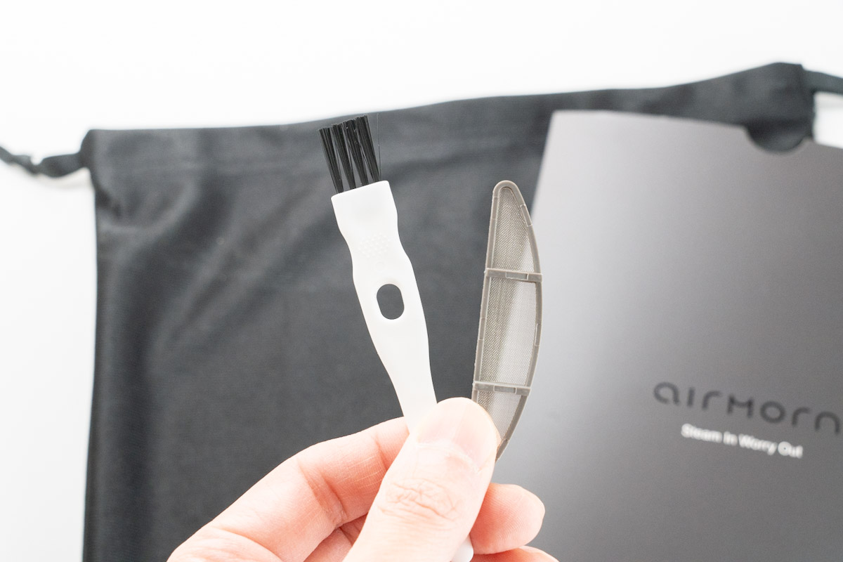吸着式衣類スチーマーairmorn oneの同梱物