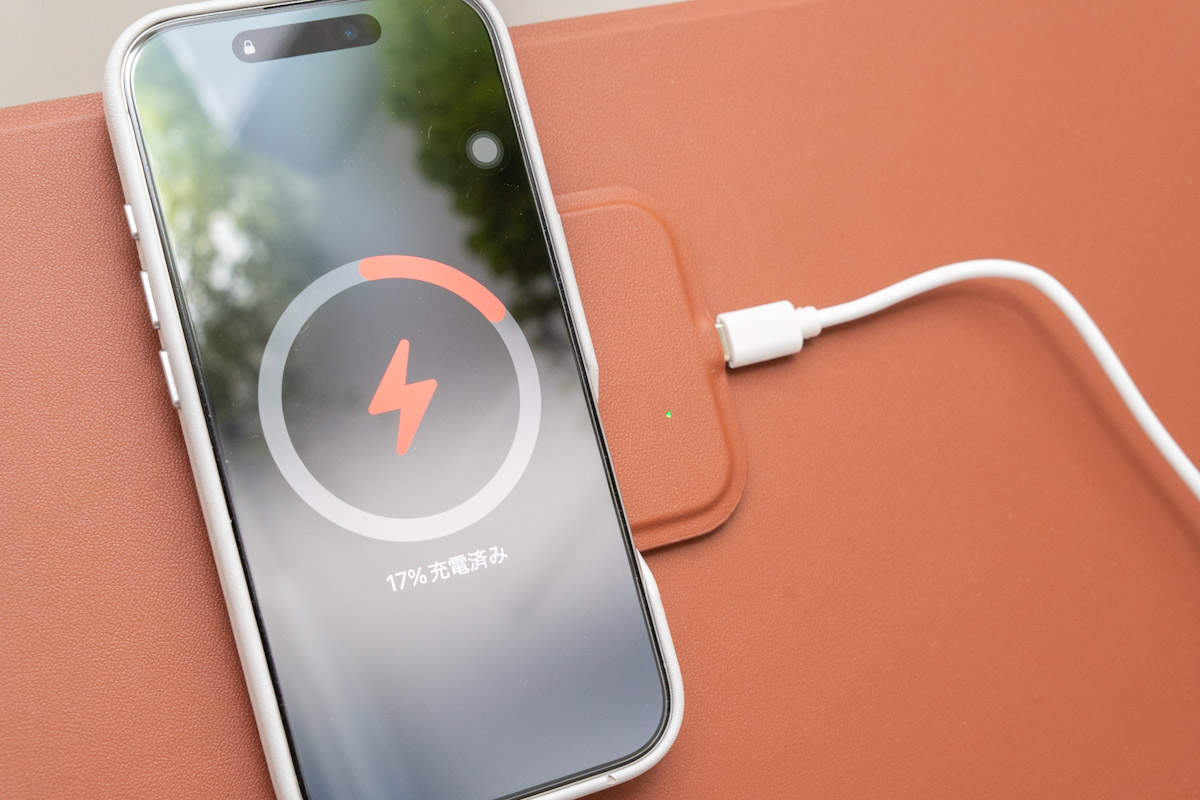 MOFT スマートデスクマットのチャージングパッド