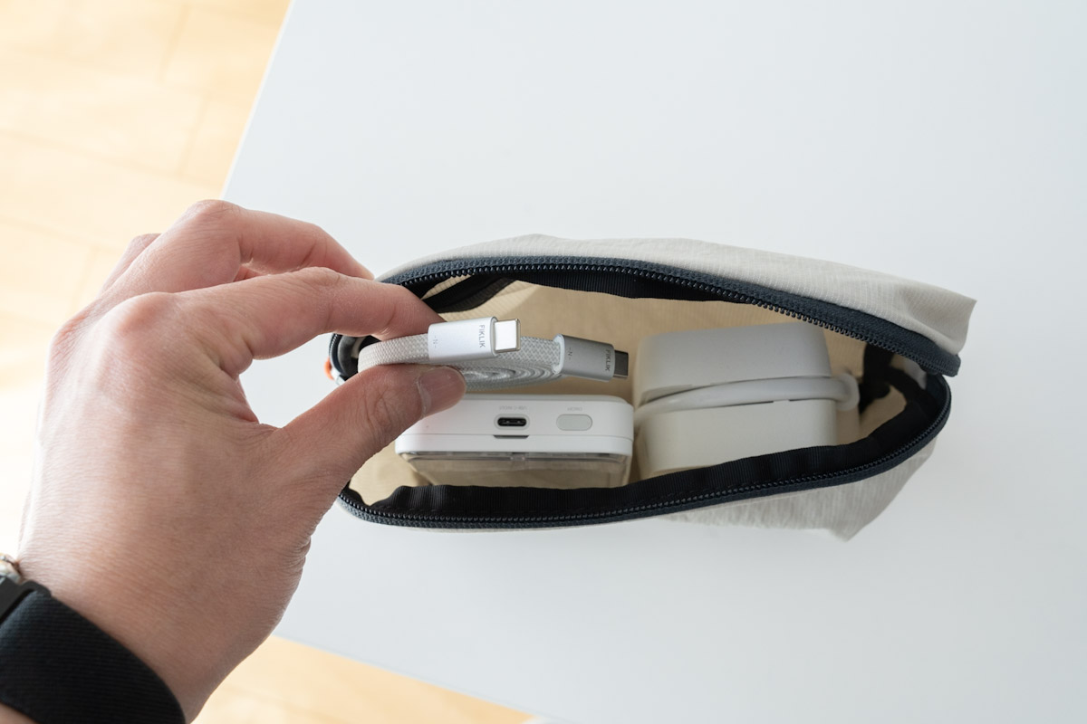 フラットケーブルはコンパクト