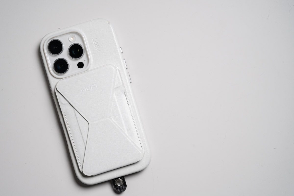 MOFT MOVAS™ レザーケースとSnap-On