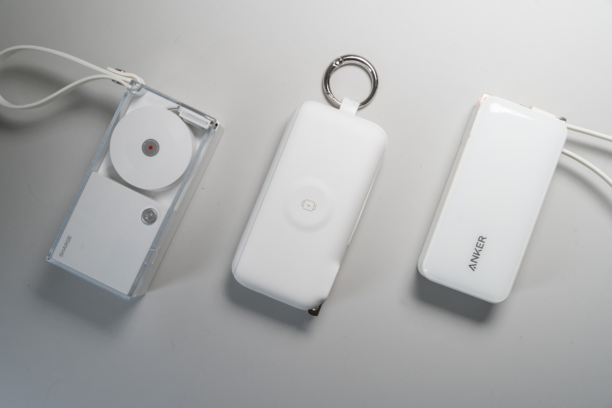 10000mAhのコンセントプラグつきモバイルバッテリー