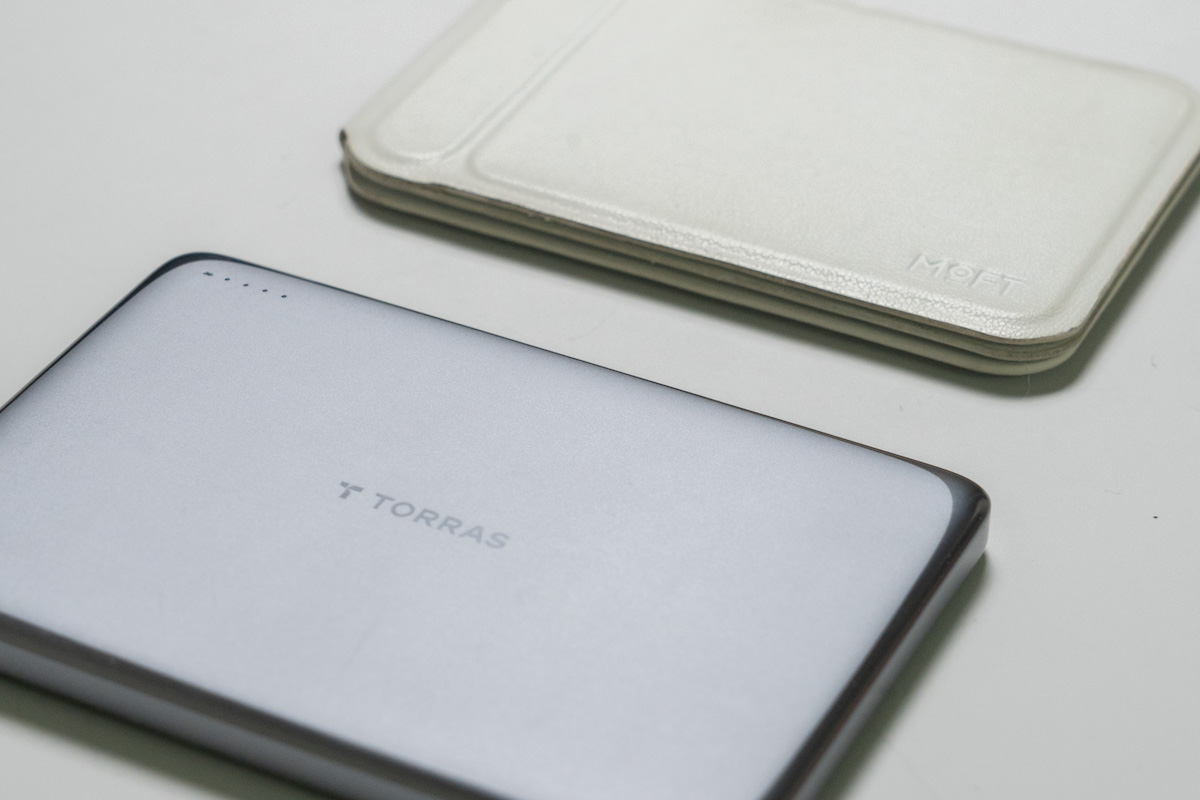 TORRAS MiniMag ProとMOFTのスタンド