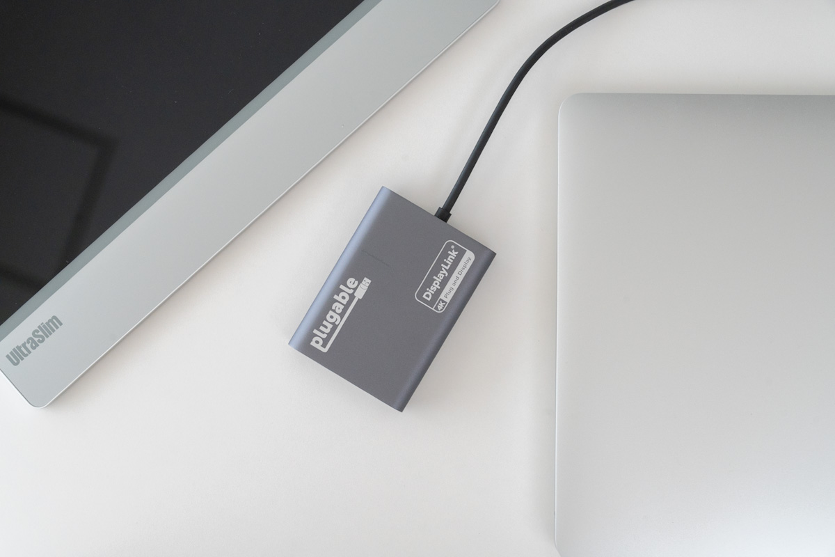 MacBookAirとモバイルモニターとDisplayLinkアダプタ