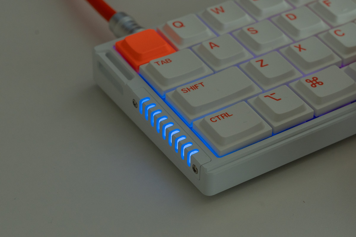 Chosfox Init40のレイヤー通知ライティングの様子