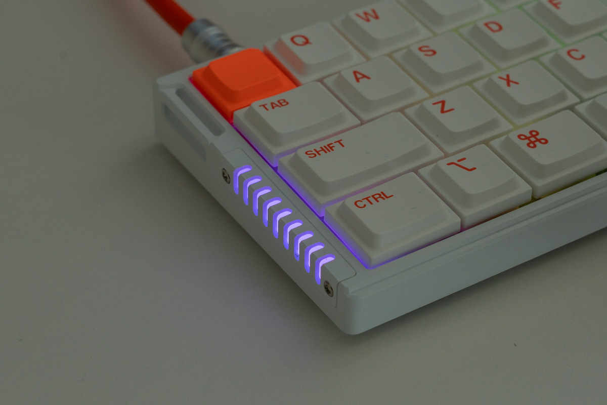 Chosfox Init40のレイヤー通知ライティングの様子