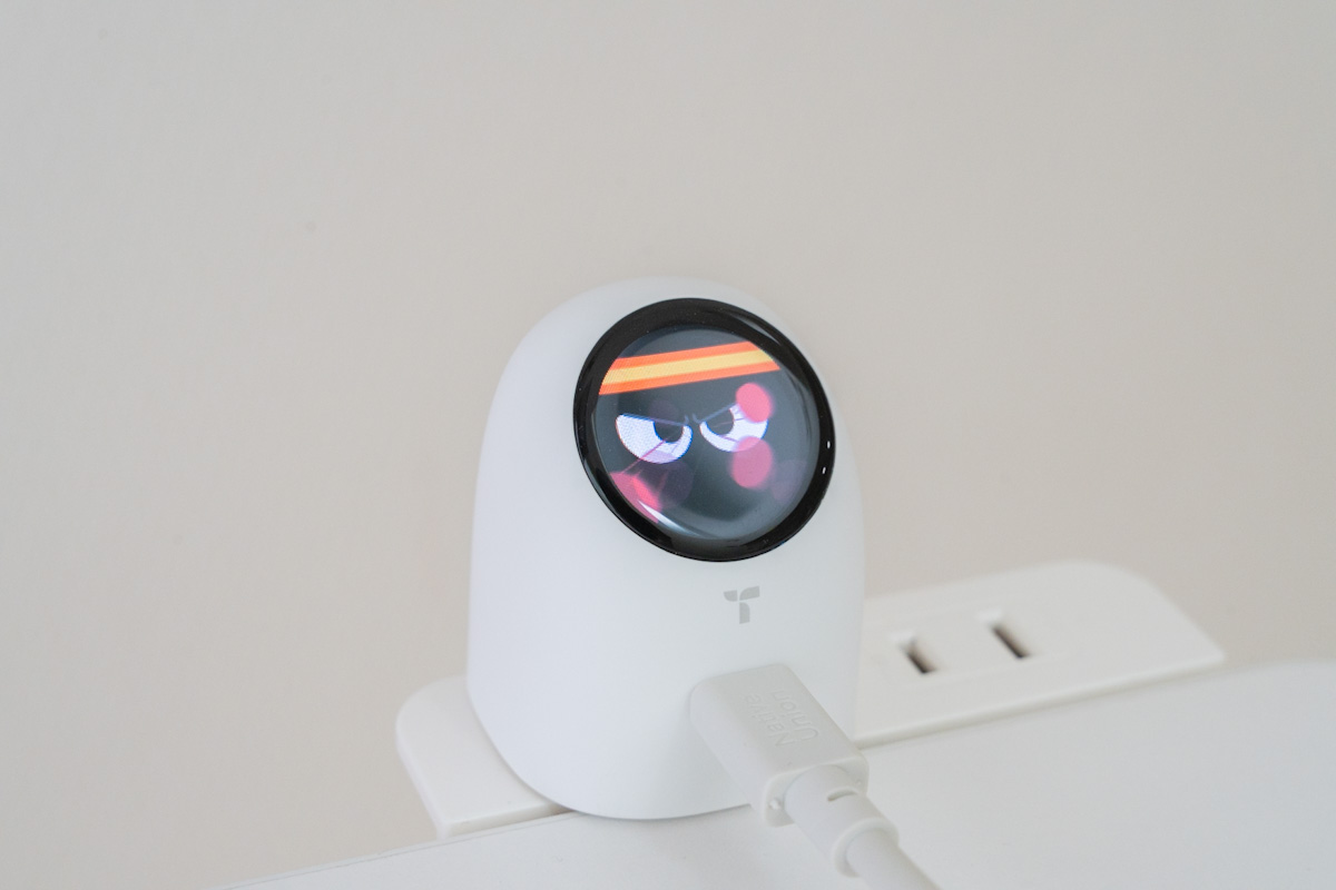 充電中にアニメーションを表示するFlashEye Dot